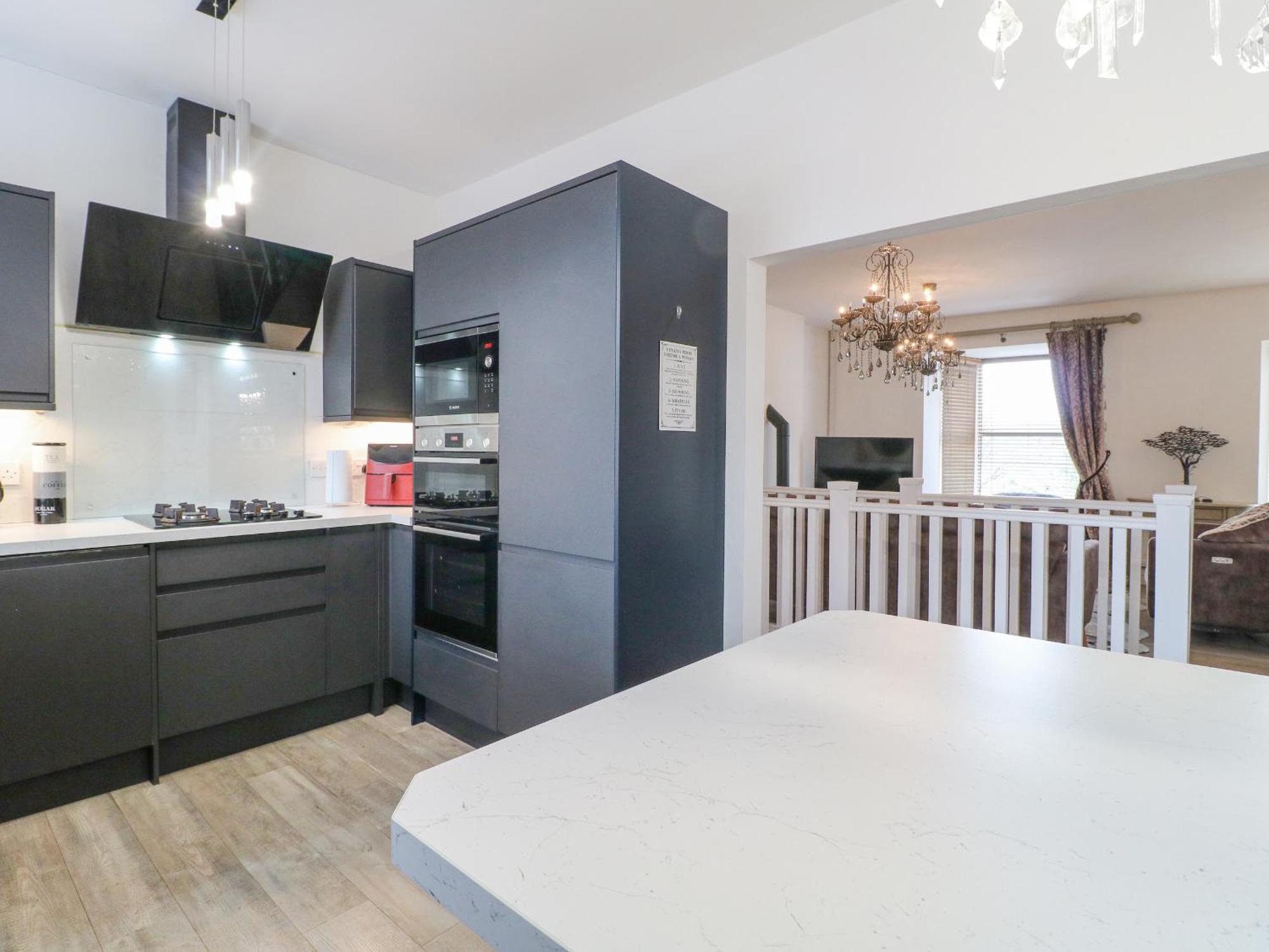 Matlock Maisonette Exterior photo